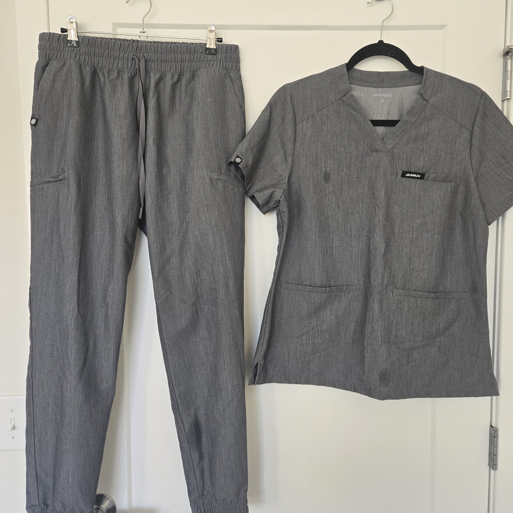 Jaannu Women's Gray Scrub Set